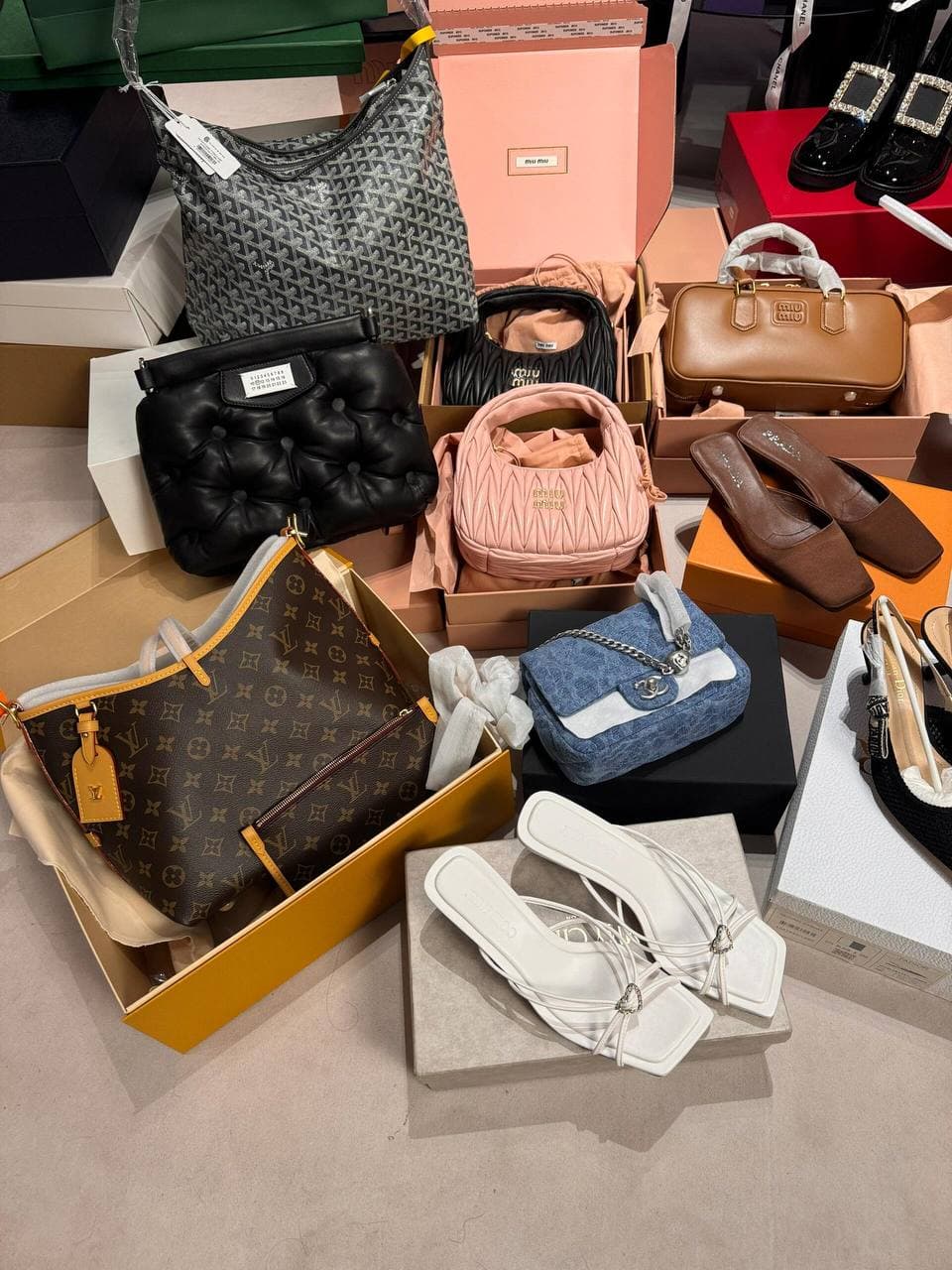 搬家日的战利品：新家角落的奢侈品小宇宙 🛍️封面图