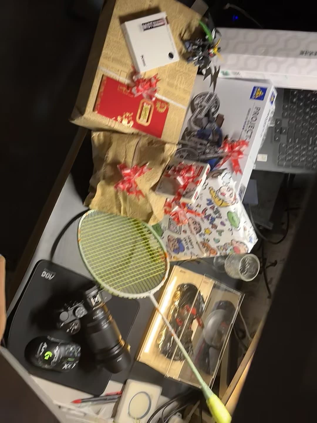新家第一波开箱：羽毛球拍+模型+红包，生活仪式感拉满封面图
