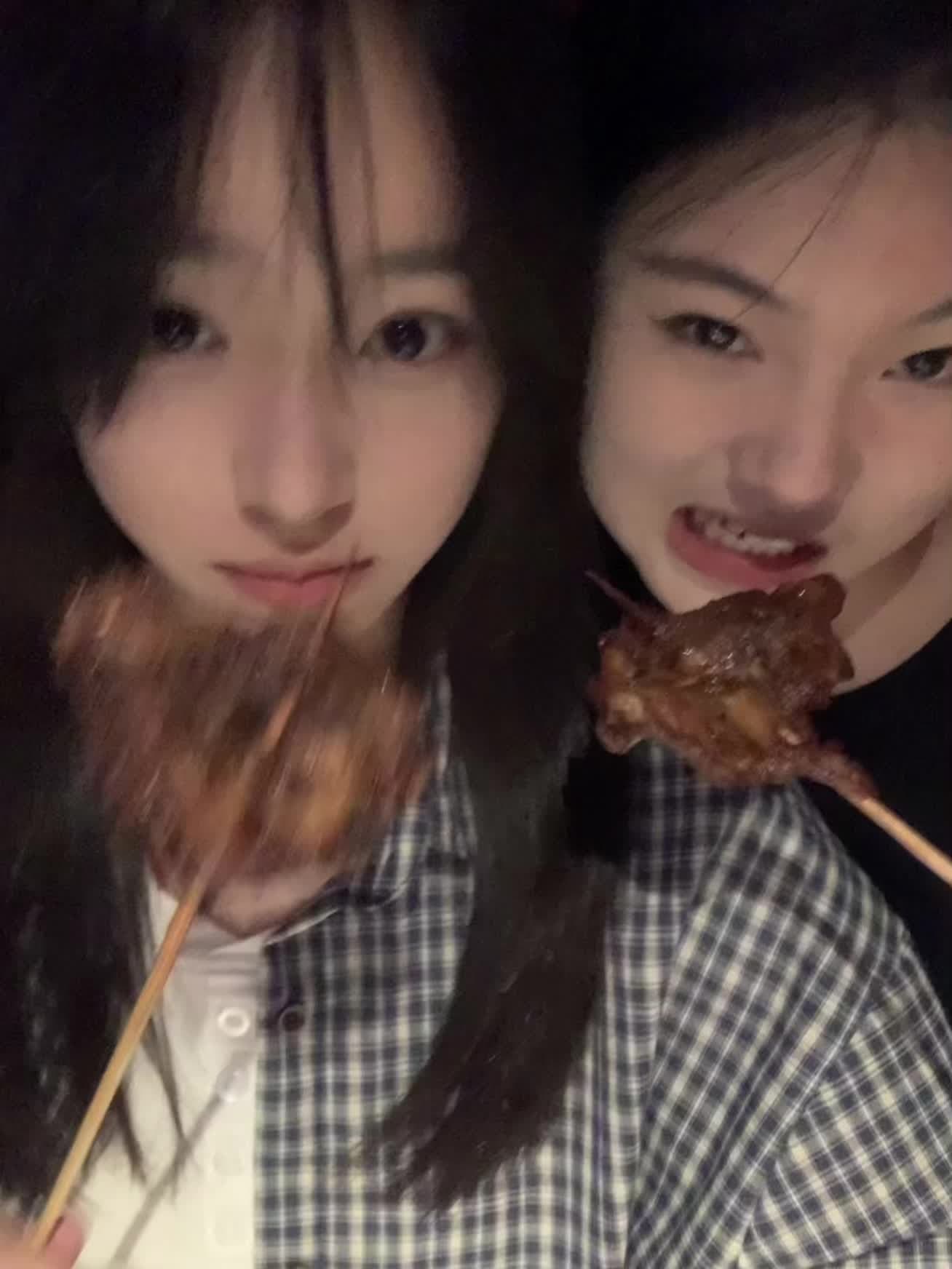 阿布扎比夜生活｜和搭子深夜撸串🍢封面图