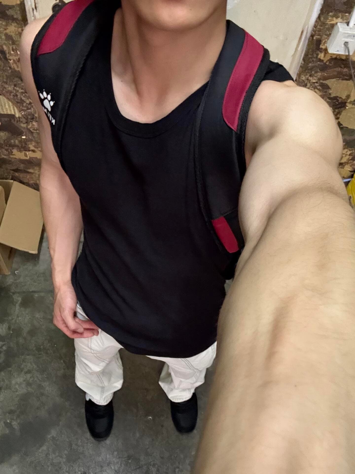 健身后顺手背个包就出门，谁懂这肩线的含金量封面图