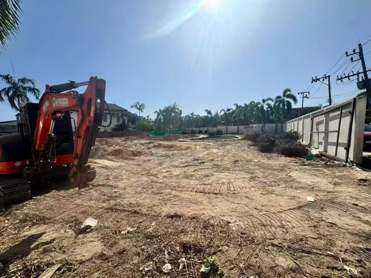 普吉岛拉威海滩旁稀缺土地出售封面图