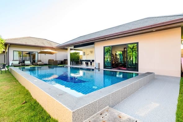 LUXURY POOL VILLA FOR RENT封面图
