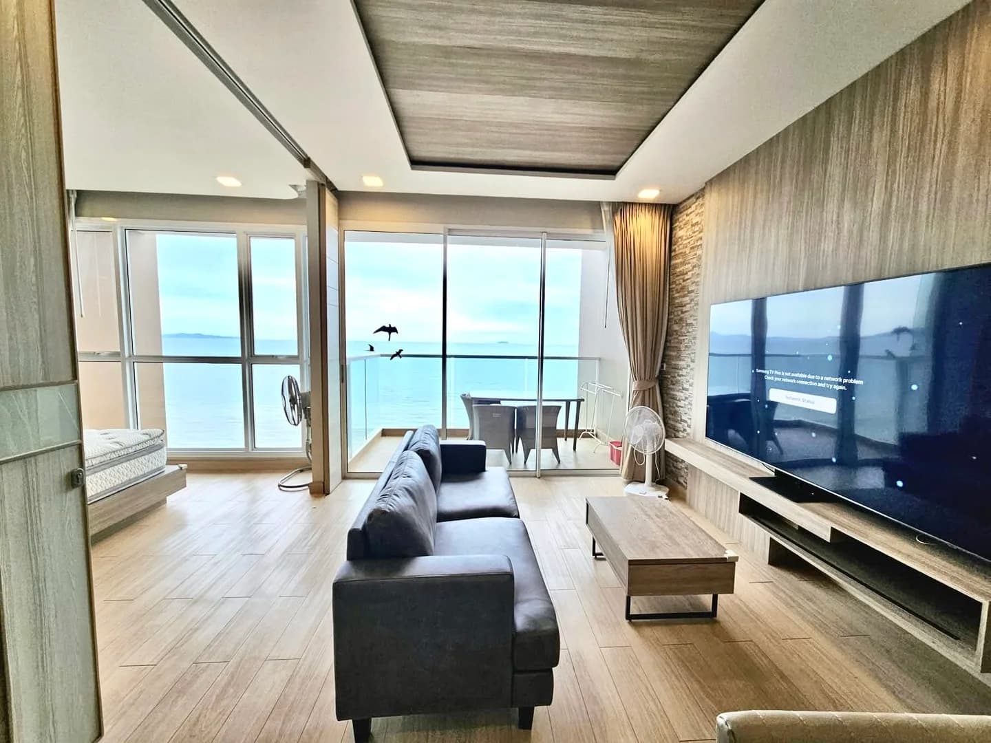 Cetus Beachfront Condominium Pattaya封面图