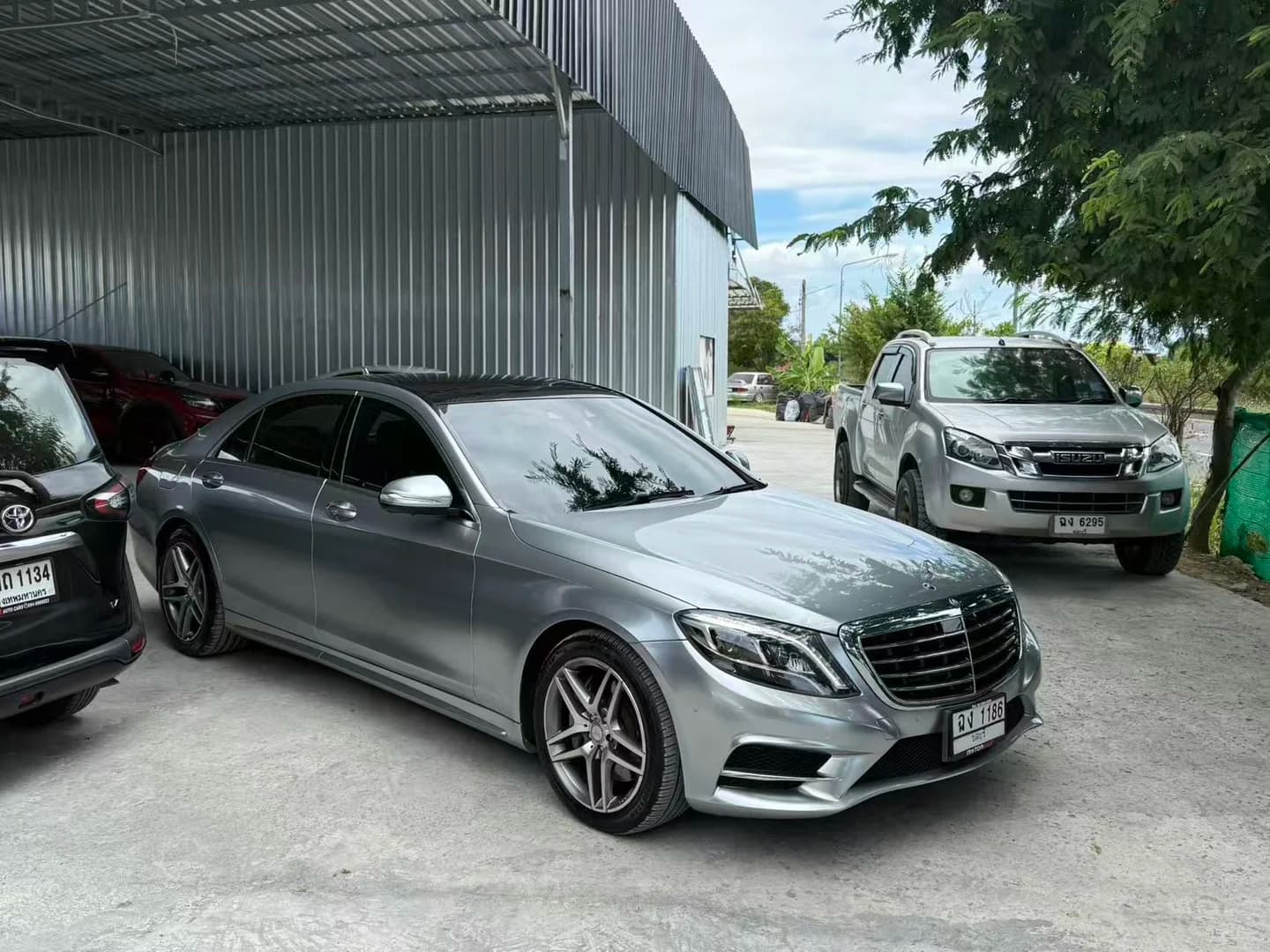 芭提雅二手车 奔驰S300 柴油封面图