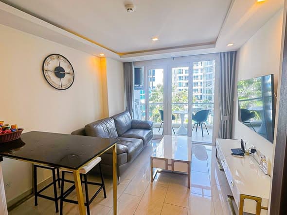 SKIP THE HOTEL: MOVE INTO A FURNISHED CONDO IN CENTRAL PATTA封面图