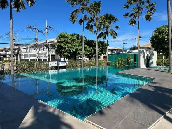 芭提雅近素坤威500米精装独栋别墅,499万含全套家具家电拎包入住封面图