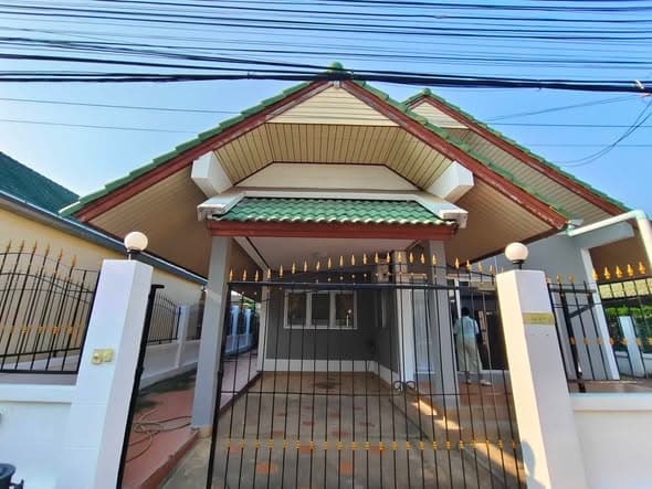 芭提雅Nernplubwan巷独栋住宅出租，月租2.2万泰铢，拎包入住封面图