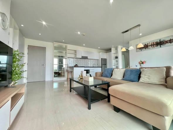 芭提雅Jomtien Atlantis公寓出售：72.88平两居室，城市与部分海景，售价369万泰铢封面图