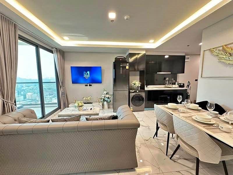 芭提雅Arcadia Millennium公寓出租：26楼海景两居，带全套家具及泳池健身房封面图
