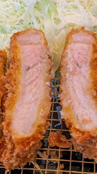 四元豚ロースカツ：笹崎龍雄と三天王が開発した海外種交配の美味技術封面图