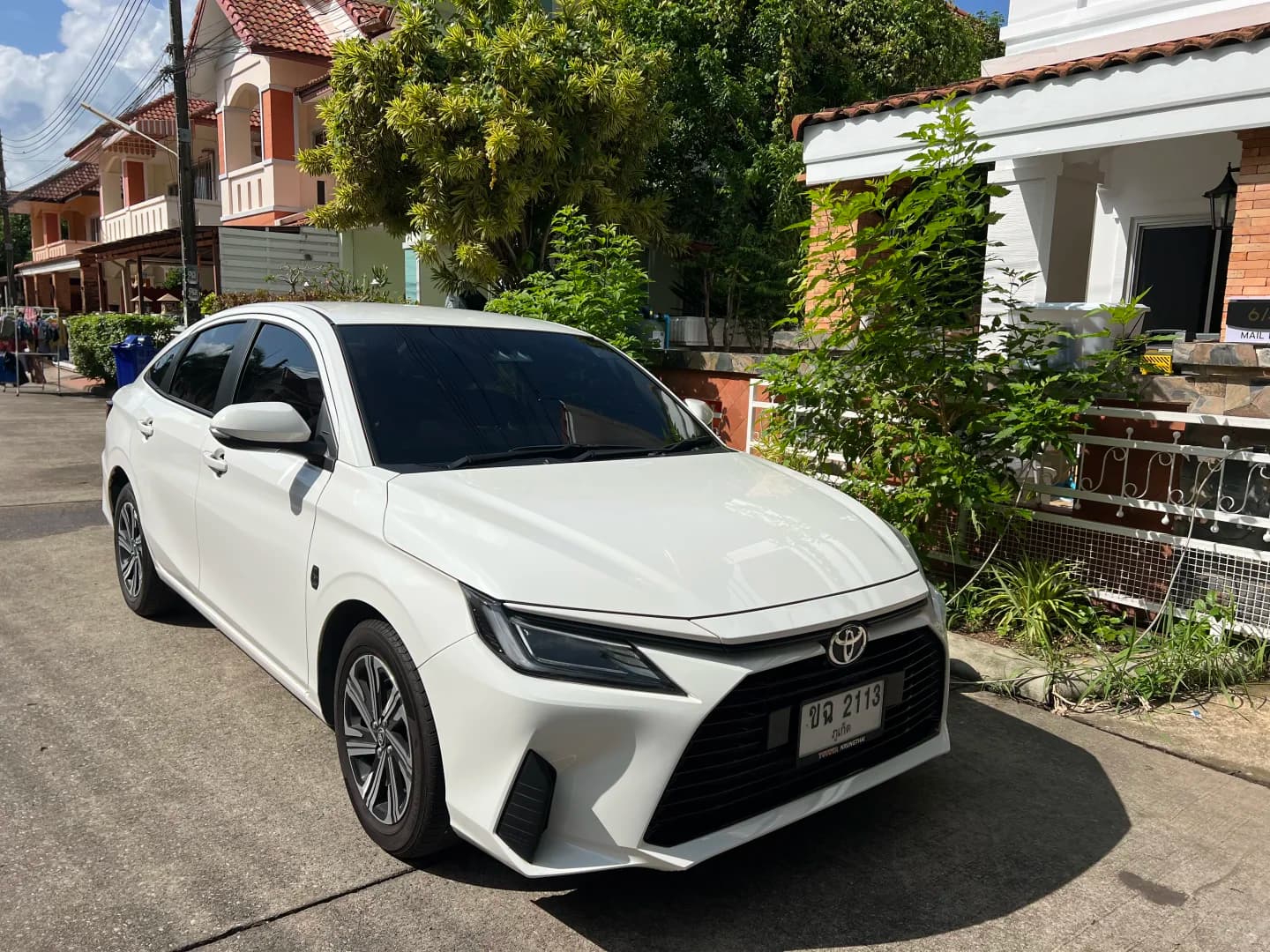 普吉岛个人转让2022年丰田Yaris Ativ Smart版，车况精品仅40万泰铢封面图