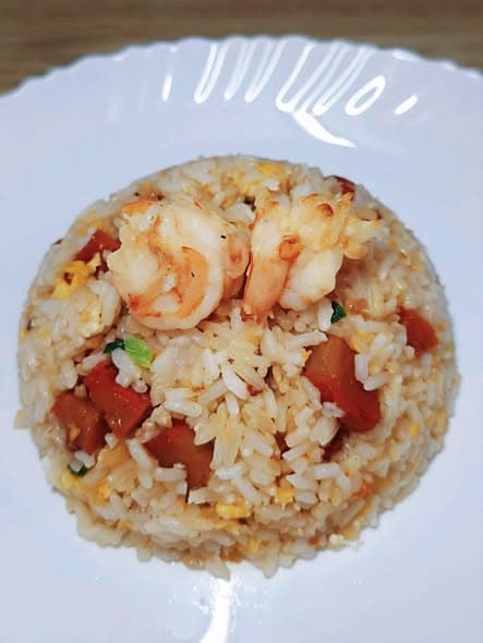 镬气十足！鲜虾叉烧蛋炒饭，出锅瞬间香气扑鼻封面图
