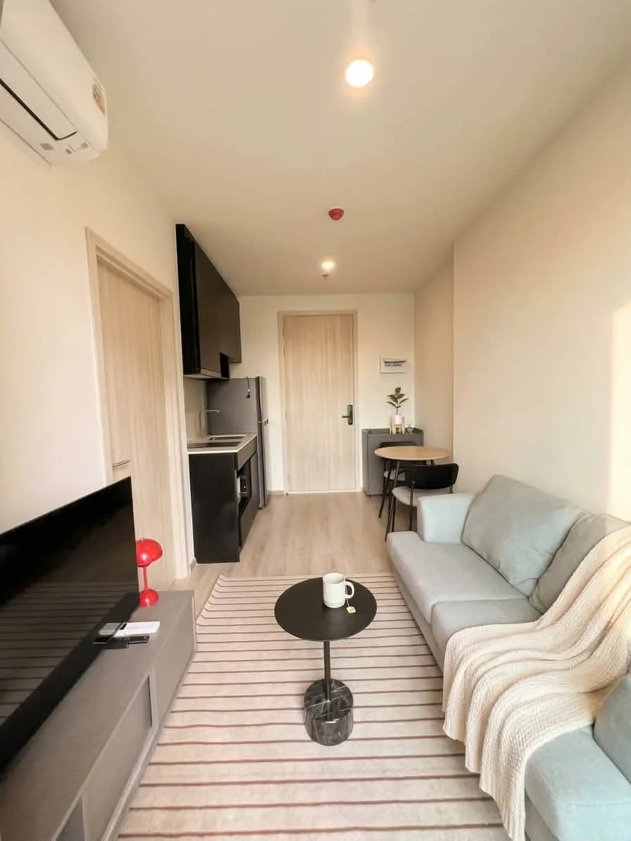 曼谷Rama 9区Nue District R9公寓出租，31楼高视野一居室月租21000泰铢封面图