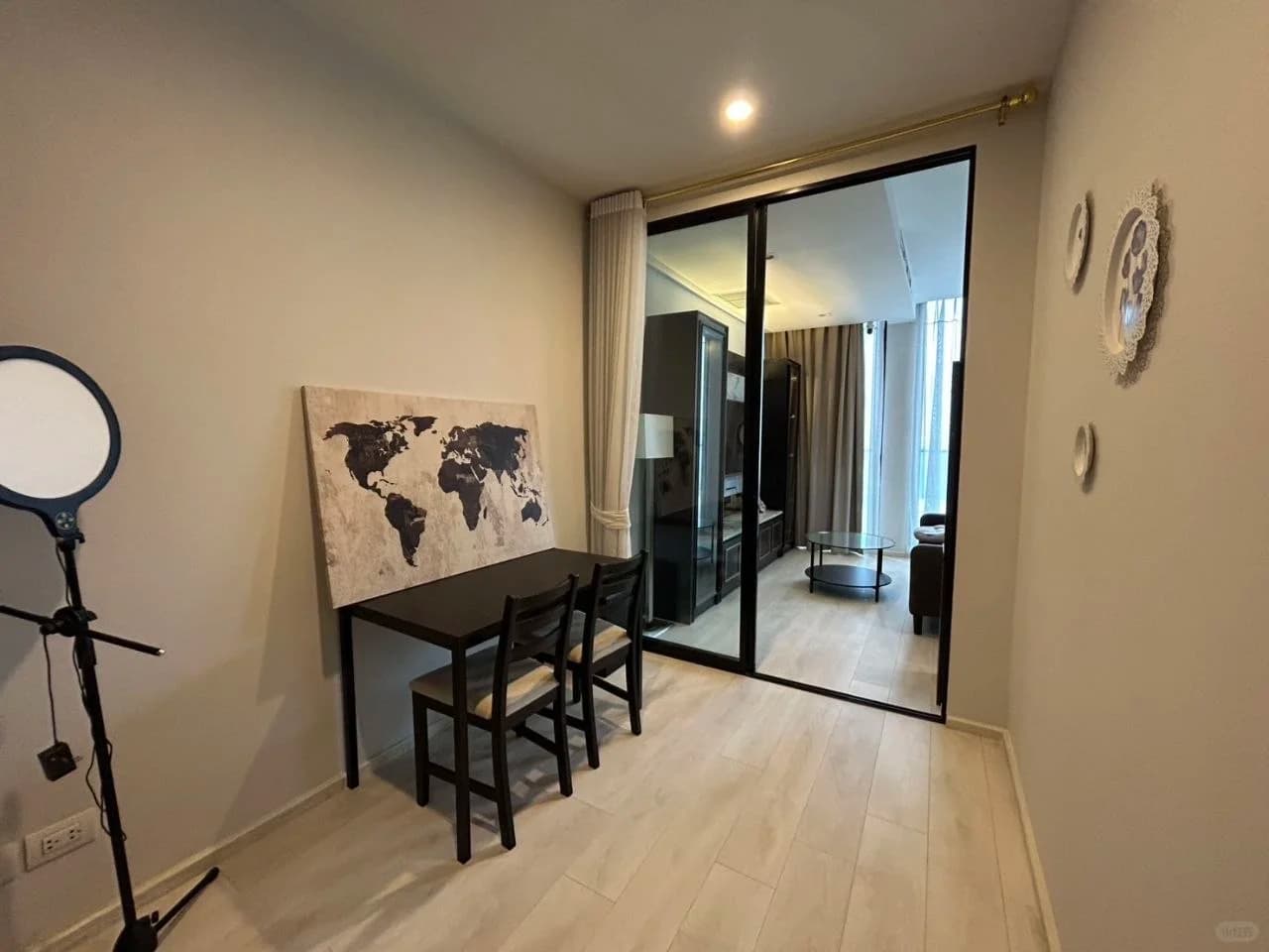 曼谷Noble Ploenchit 42楼高区一房，1300万泰铢在售或3.5万泰铢/月出租封面图