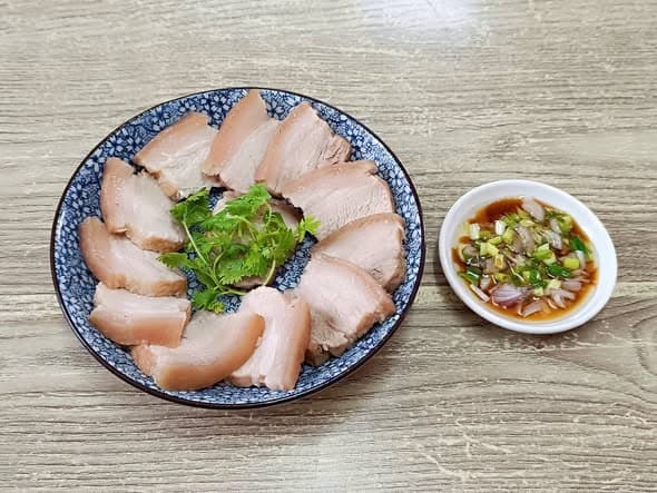慢炖水芹汤暖胃又清肺，大块胶原蛋白五花肉一口满足封面图