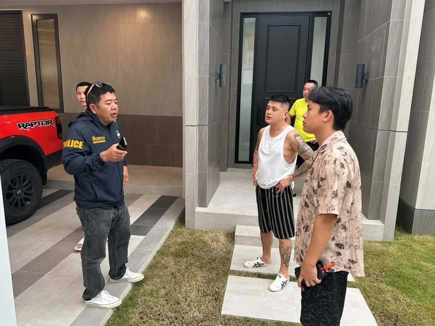 芭提雅豪宅凌晨遭持枪歹徒洗劫，中国住客被强迫转走近3000万泰铢加密货币 - 图片1