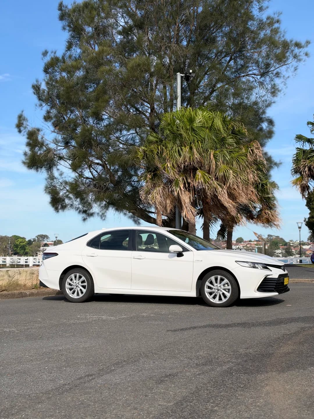 悉尼2021款丰田凯美瑞混动，里程仅6.5万公里，配置齐全带CarPlay - 图片2
