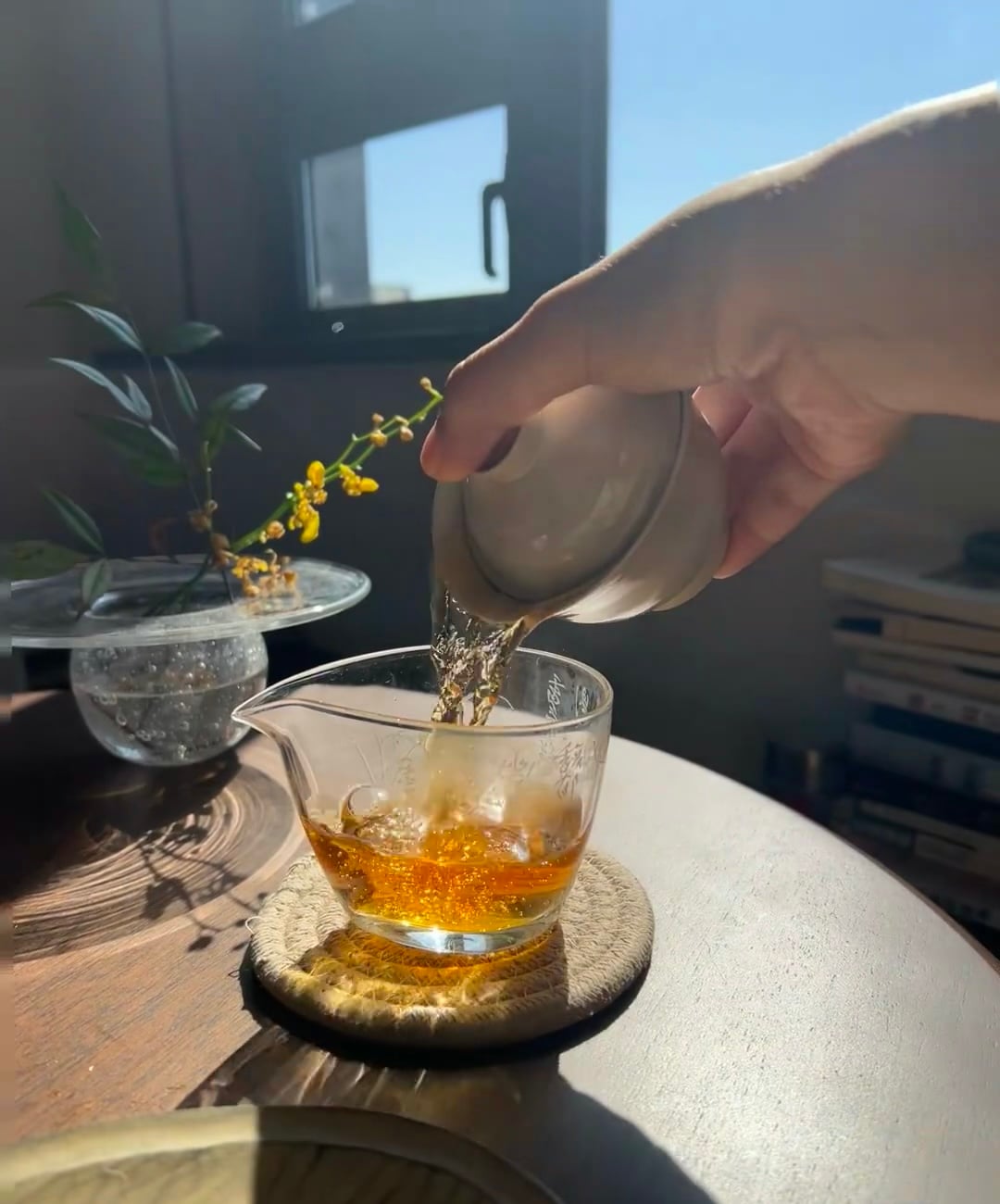 阳光斜照的下午，茶汤落进公道杯的瞬间，连呼吸都慢了3秒