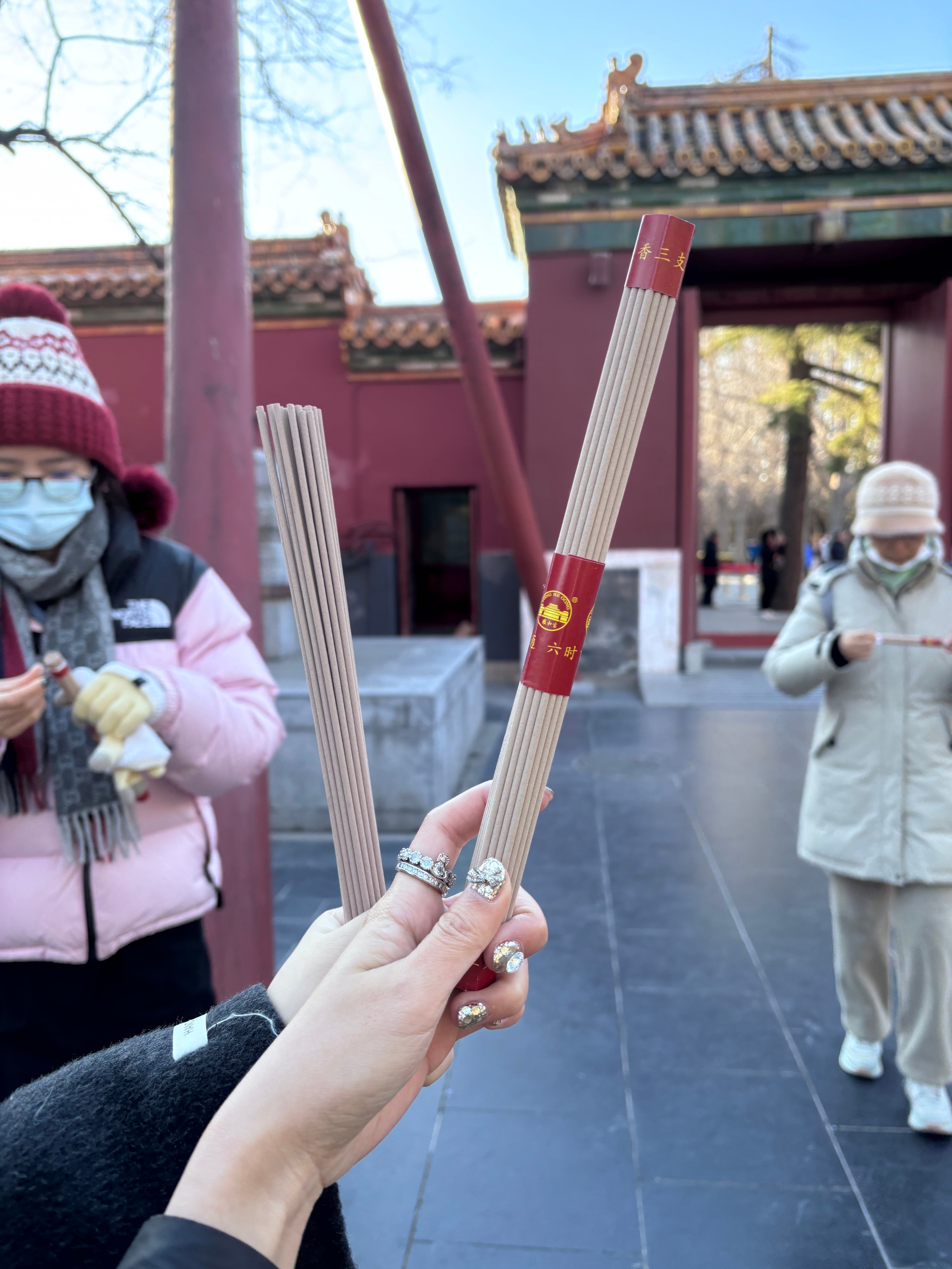 北京冬日扫香，三支香的仪式感谁懂啊