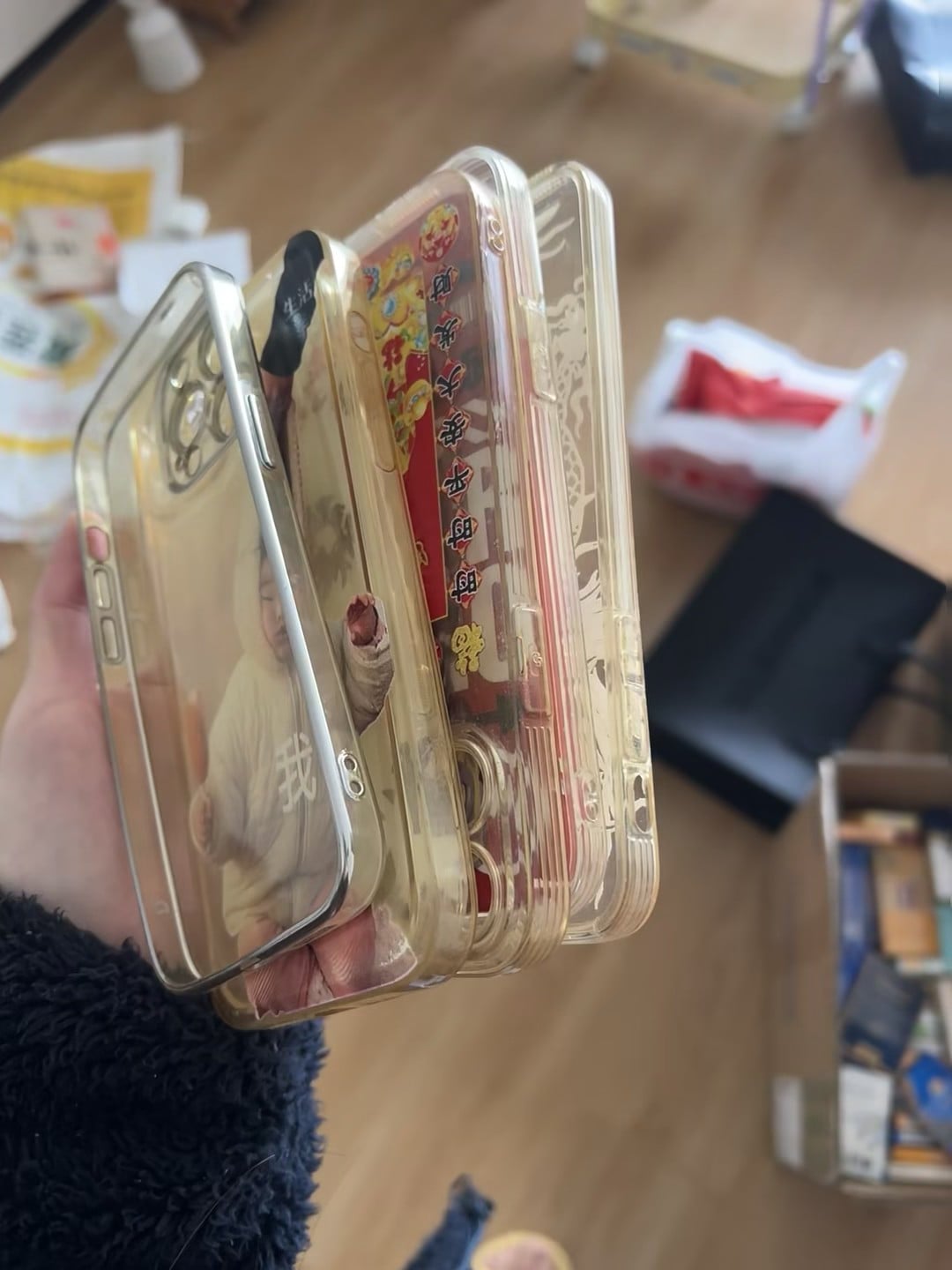 新手机壳到货！谁懂啊这叠透明壳子的厚度感