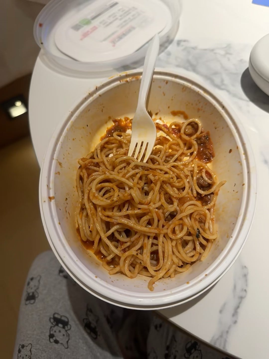 深夜啃完最后一口意面，叉子都快被我拧弯了🥲