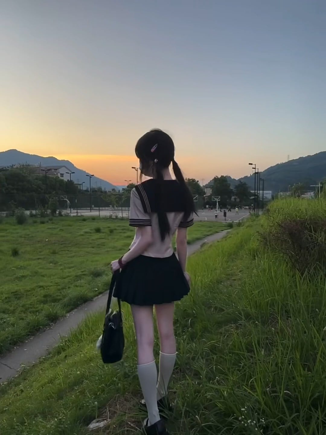 傍晚放学路上，被这抹晚霞偷走了脚步