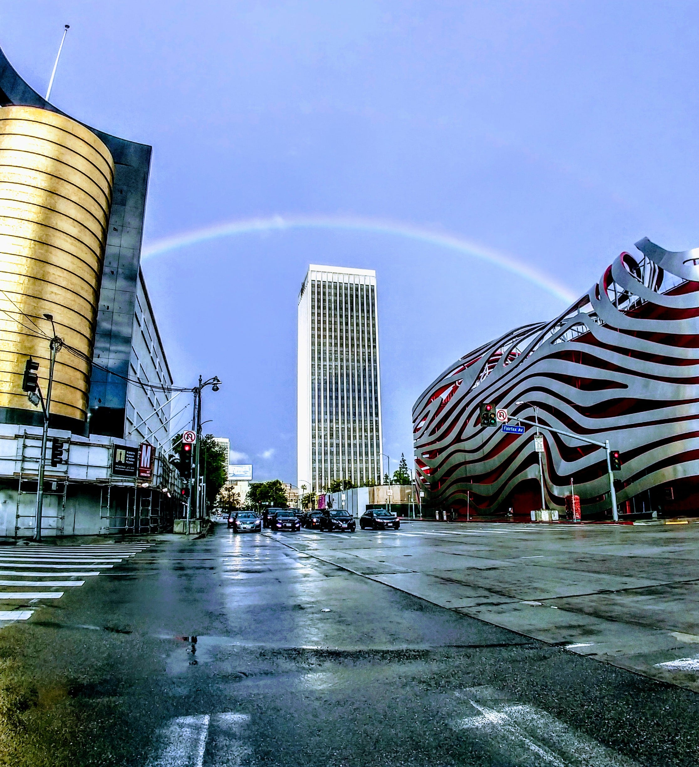 雨后彩虹突然挂天边，路过Downtown的瞬间被治愈了