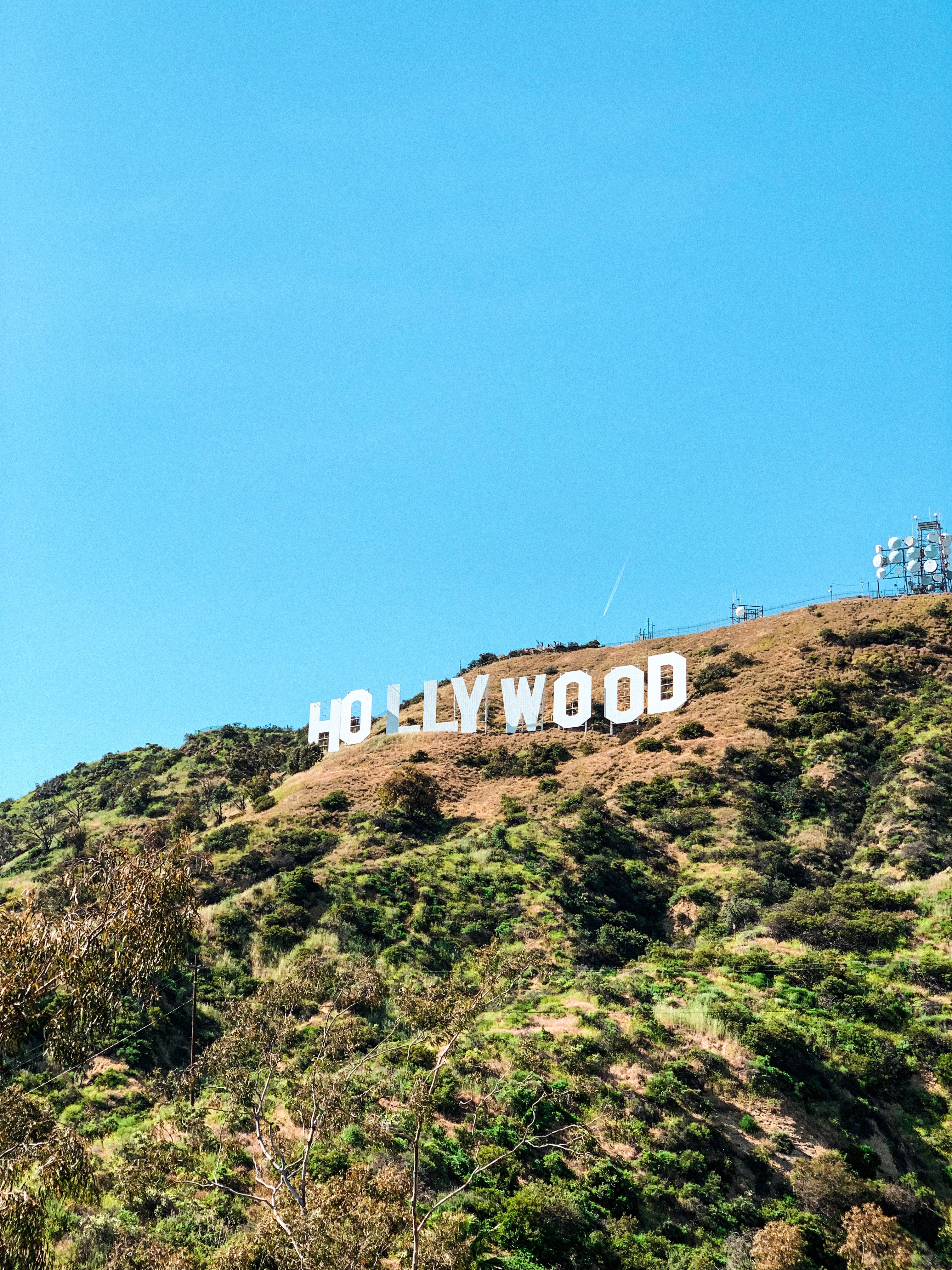 晴天里的Hollywood Sign，路过时顺手拍了张‘人生照片’📸