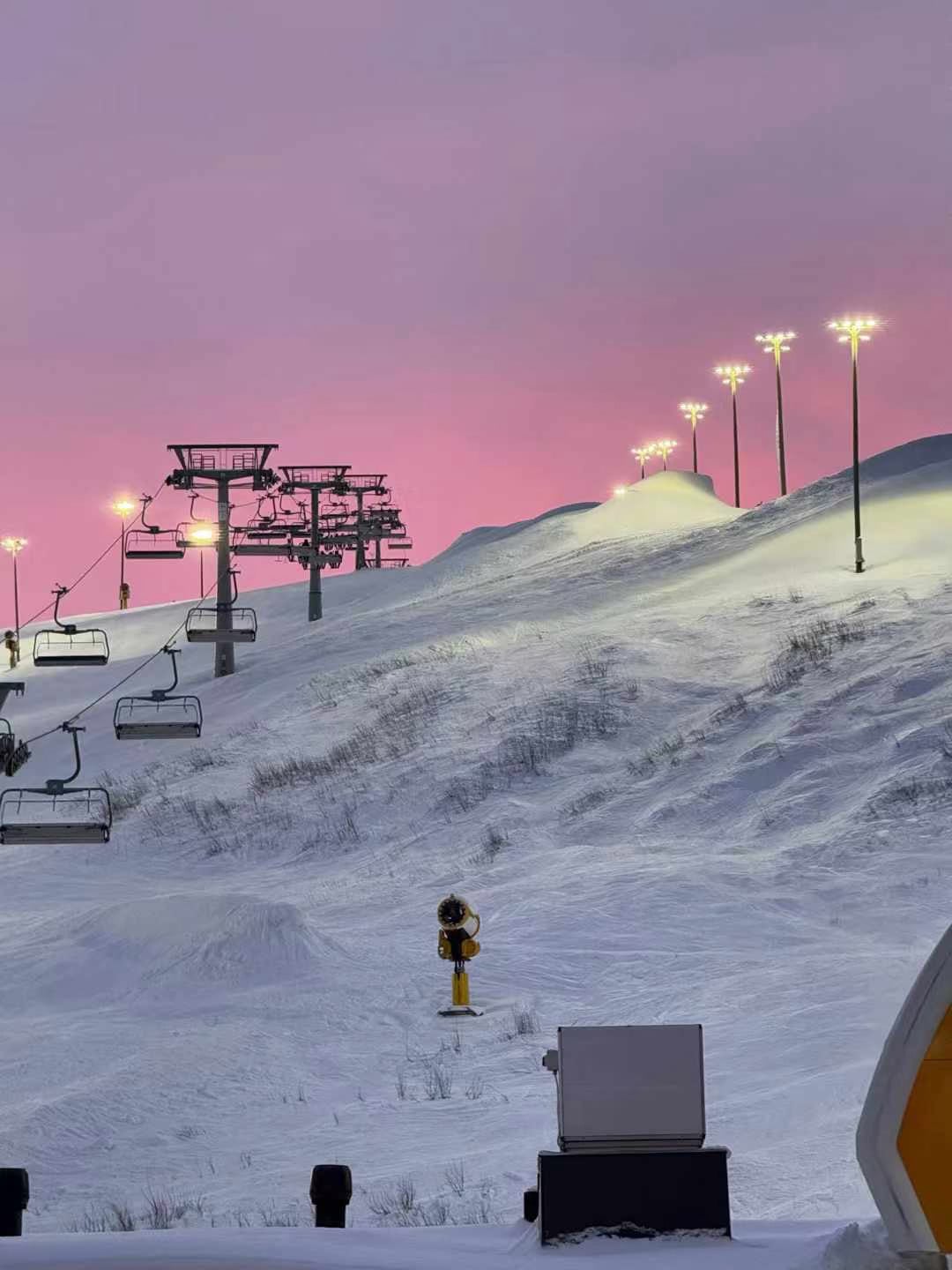 傍晚来雪场滑了一会儿