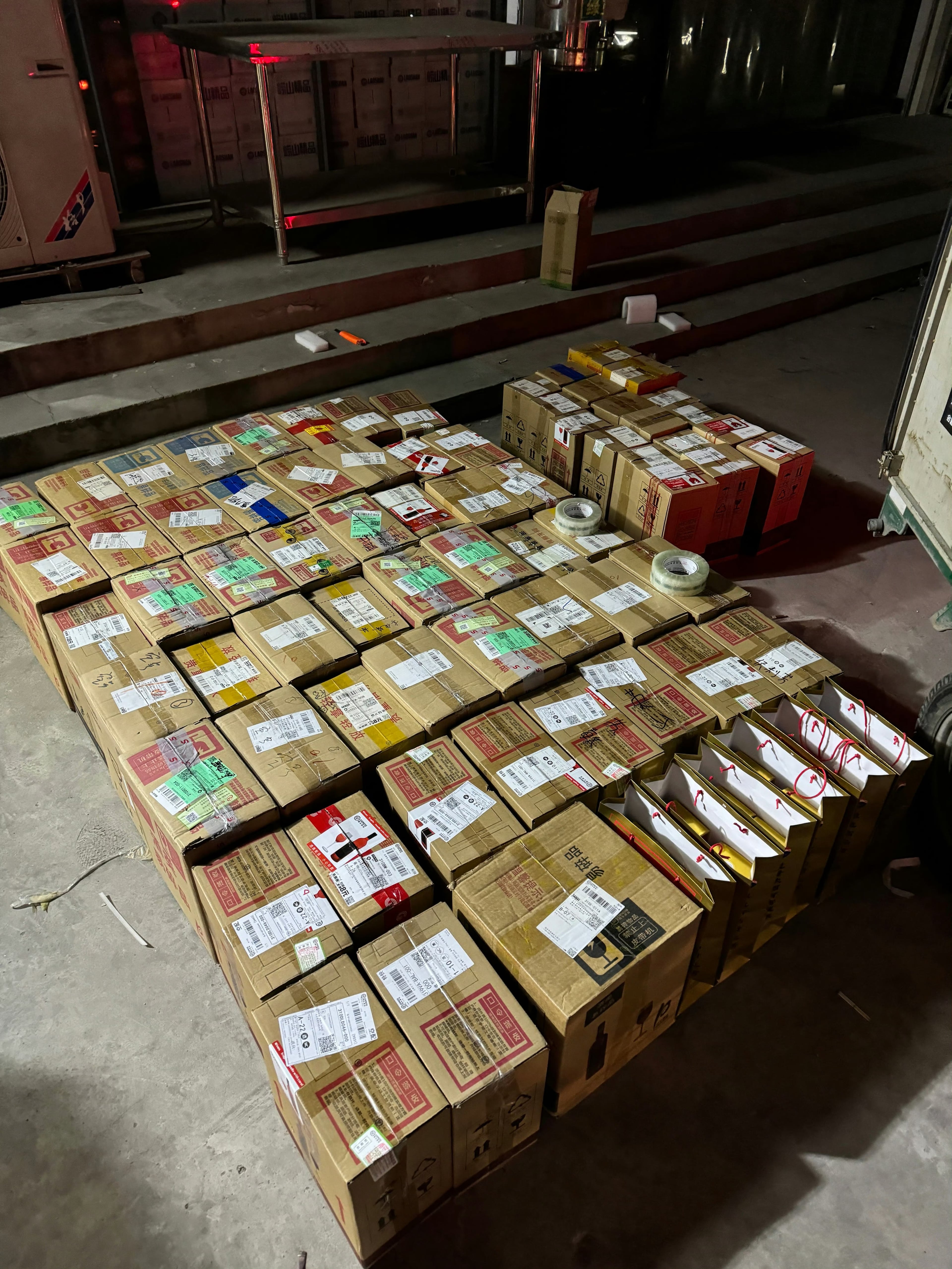 今天跟这堆箱子死磕了一下午