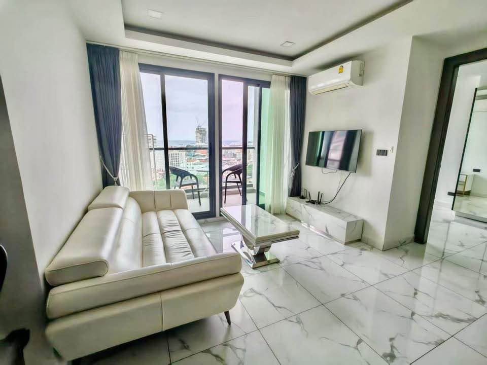 2 BEDROOMS : 2 BATHROOMS