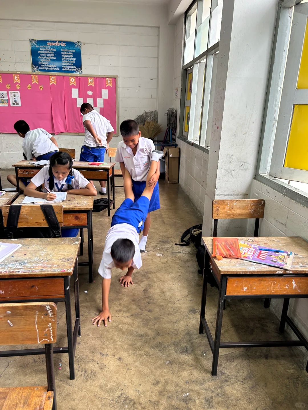 泰国小学生，懒得理🙂