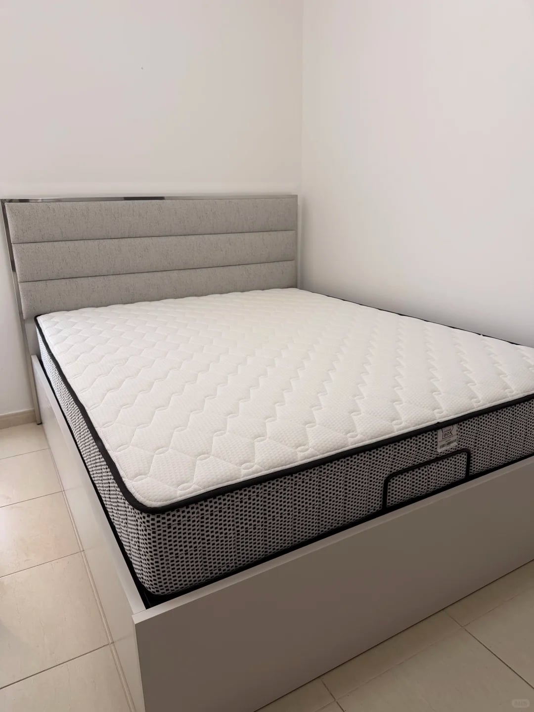 🇦🇪 阿布扎比 出床➕床垫 Queen Size