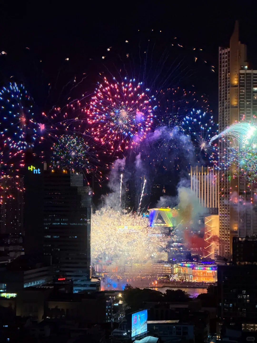 完美的六月以艳美的烟花🎆结束