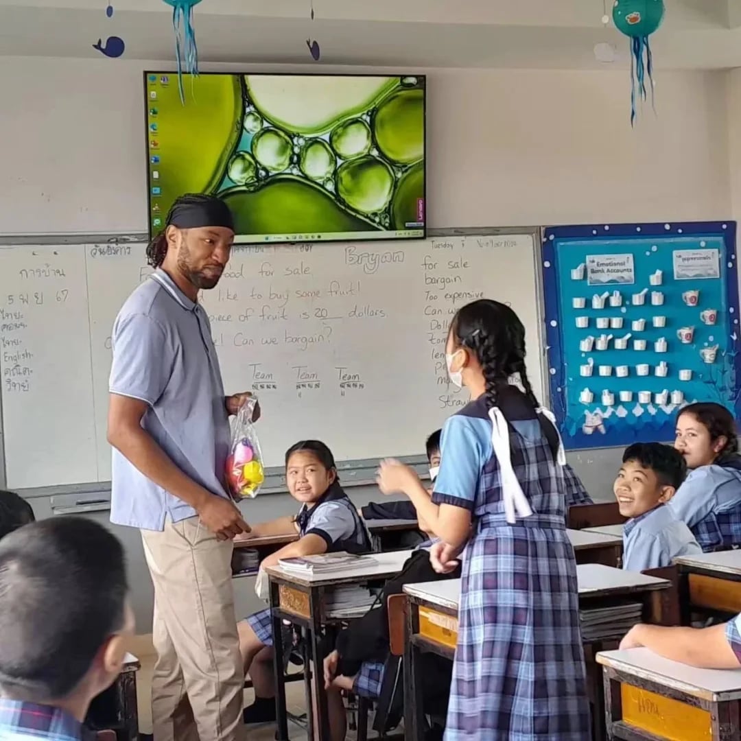 泰国芭提雅儿童英语培训开班ing