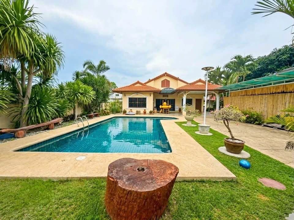 3 Beds 3 Baths - House