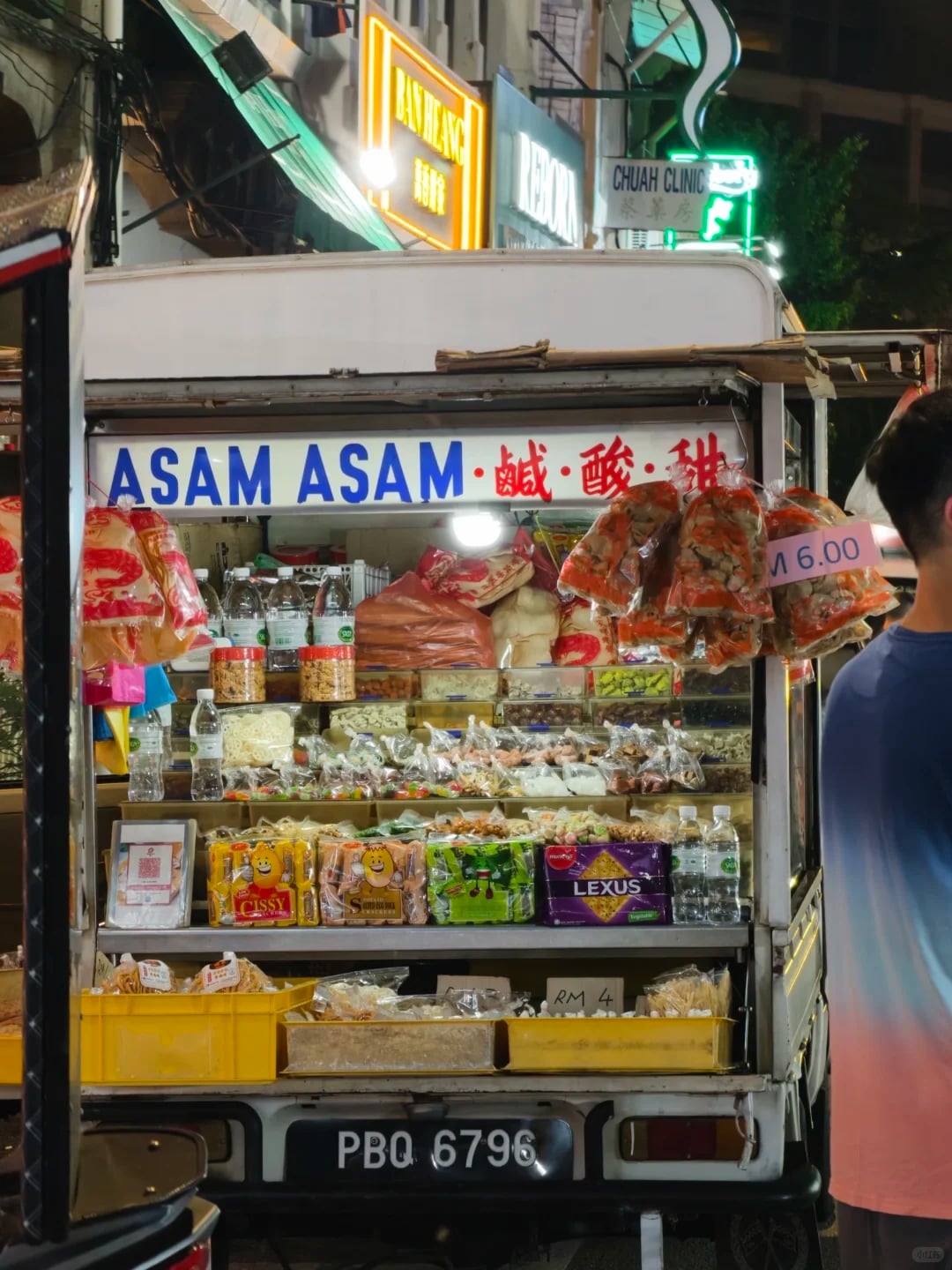 入乡随俗逛夜市！