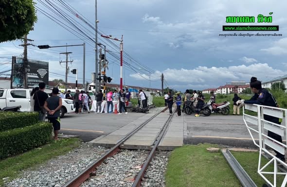 泰国芭提雅一名30岁男子骑摩托车闯铁路道口被火车撞死