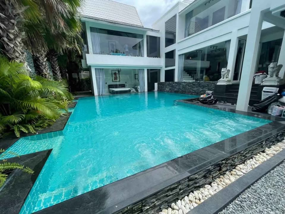 Luxury House for Rent Pattaya | 7 Bedrooms |