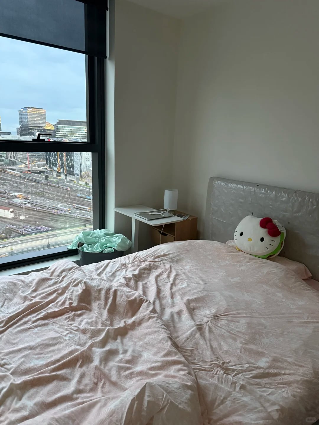 Melbourne 1B1B sublet, not an agency