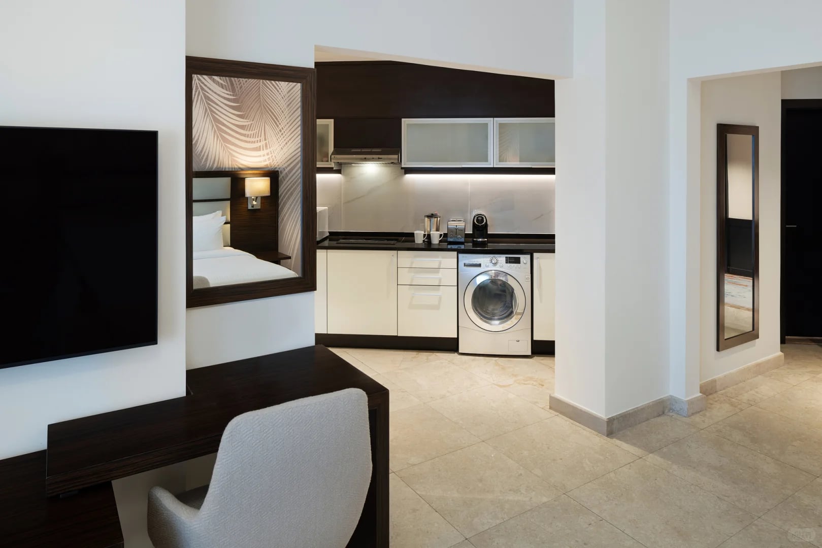 Dubai rental shops, take a look