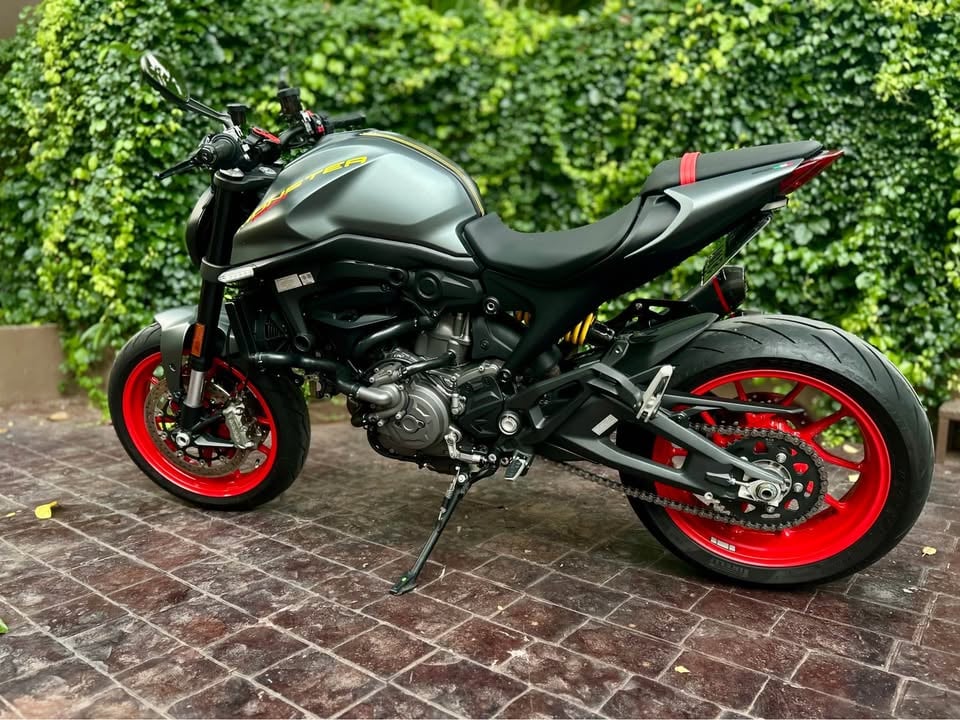 Ducati Monster 937 • 2,700 km • Ducati Warranty • Termignoni