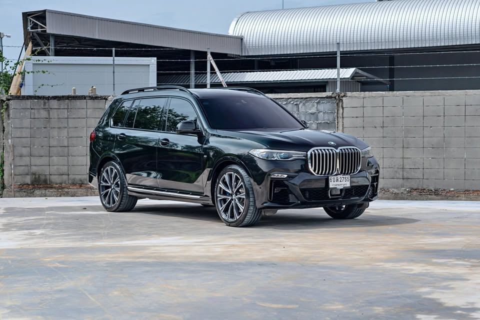 2021款宝马X7 xDrive30d M运动版，行驶11.68万公里，车况极新且配置丰富