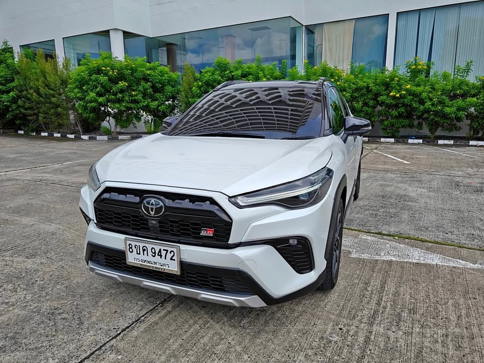 2022款丰田Corolla Cross混动版，7.2万公里带全景天窗及高级安全配置