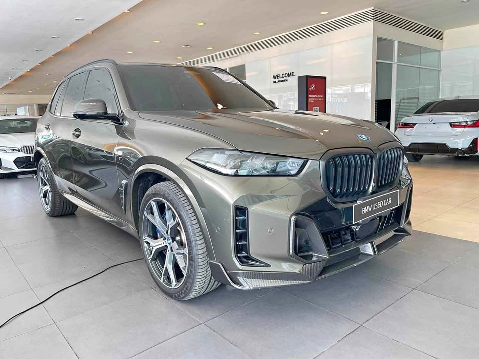 2024款BMW X5 xDrive50e M运动套装，里程仅2万公里，保险至2030年