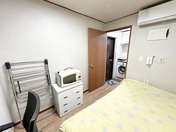 首尔冠岳区新林洞3层南向单间，押200万韩元月租37万，步行10分钟至地铁