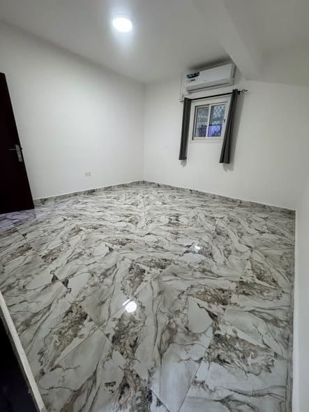 穆鲁尔印度学校附近Studio公寓出租，月租2800迪拉姆含免费停车，随时入住