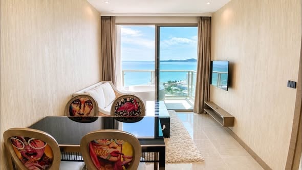 芭提雅The Riviera Ocean Drive海景公寓出售或出租，33楼1房1卫，泰籍产权