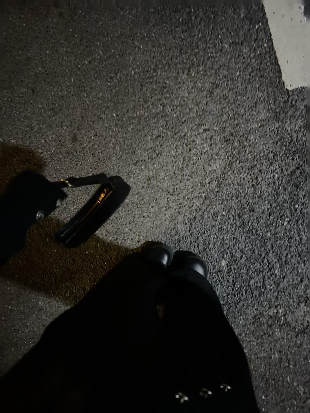 夜跑归家路上,包掉地上那刻我笑出声😅封面图