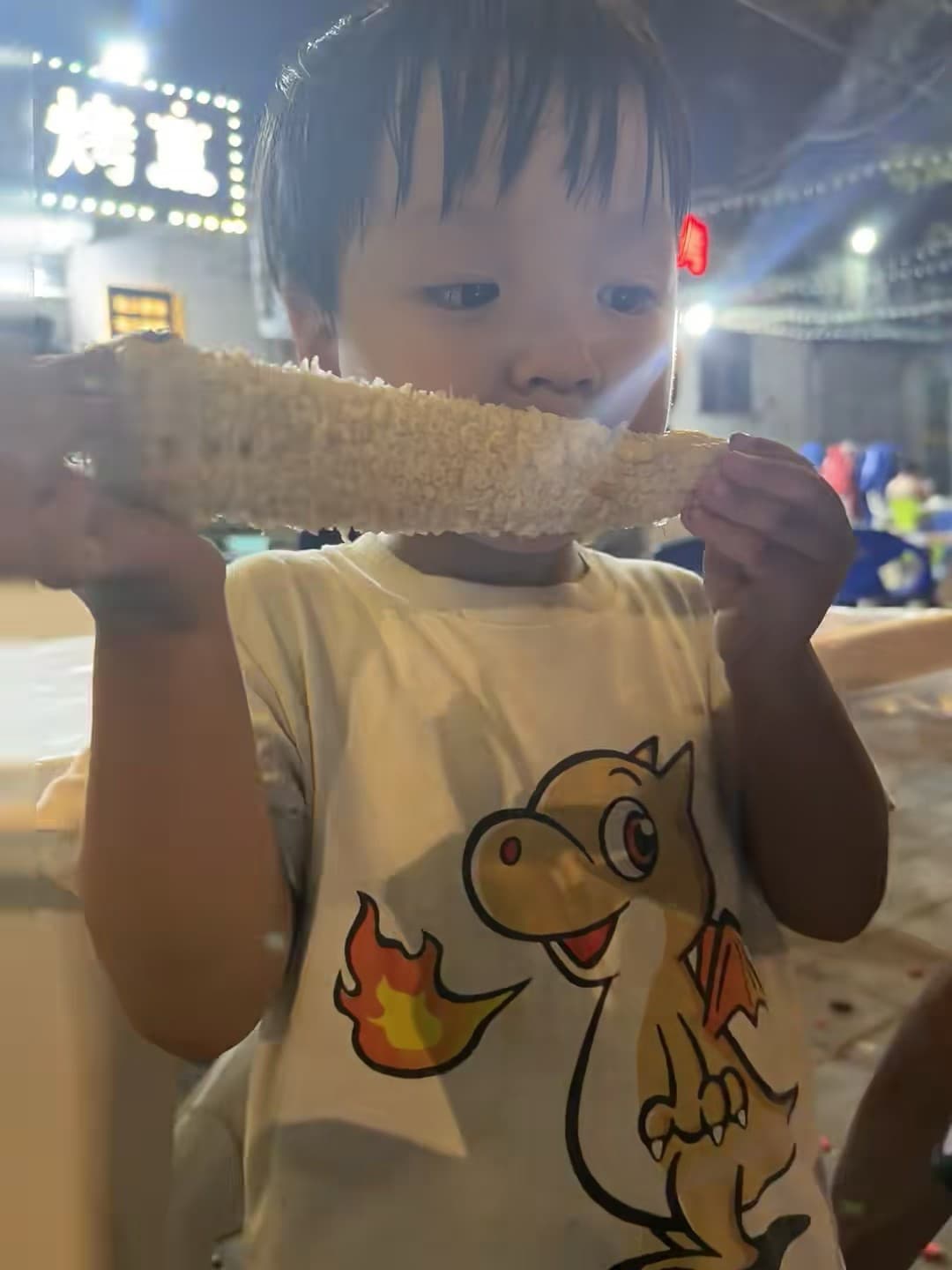 夜市啃玉米的快乐,比电车通勤还上头!封面图
